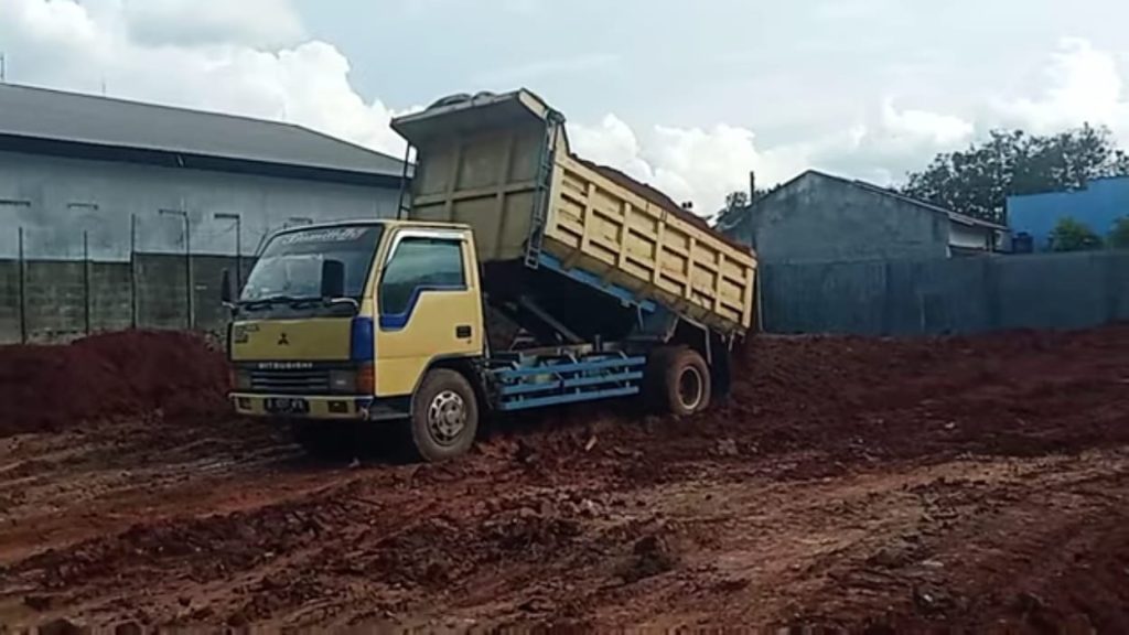 jasa urug tanah merah di Bojong Nangka